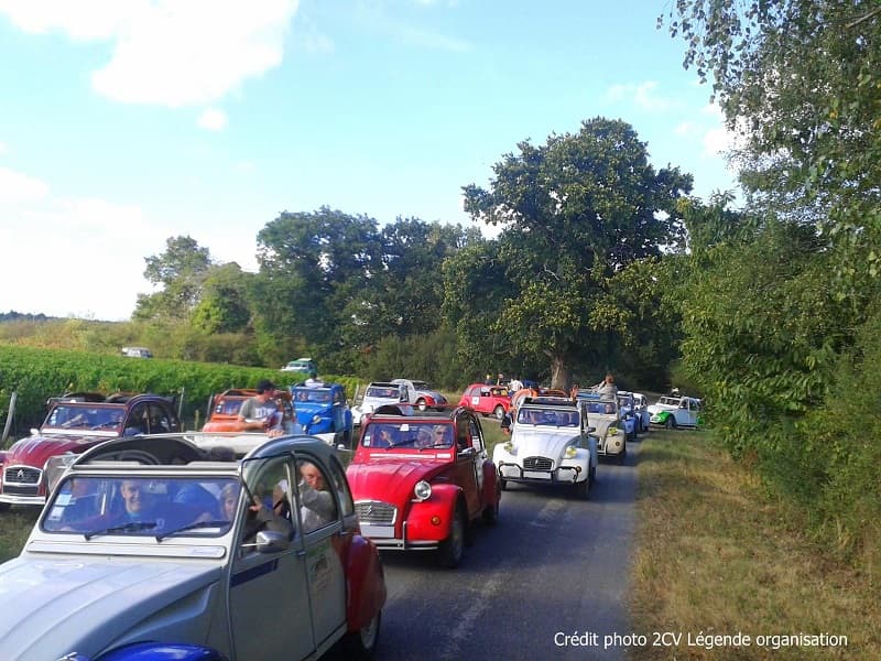 Rallye 2CV dans le vignoble de Touraine