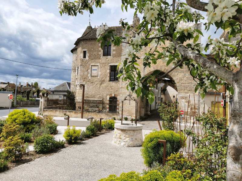 sologne-mennetou-village-medieval-fortifications