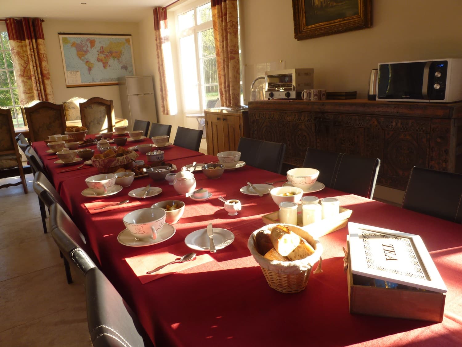 Le Moulin de Crouy - table petit déjeuner