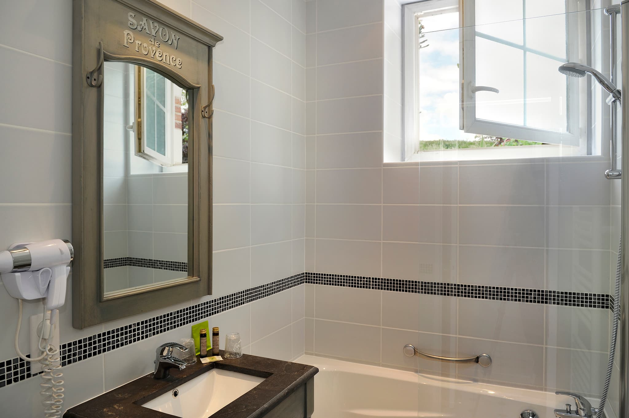 villa-marjane-sdb-grande-chambre-double