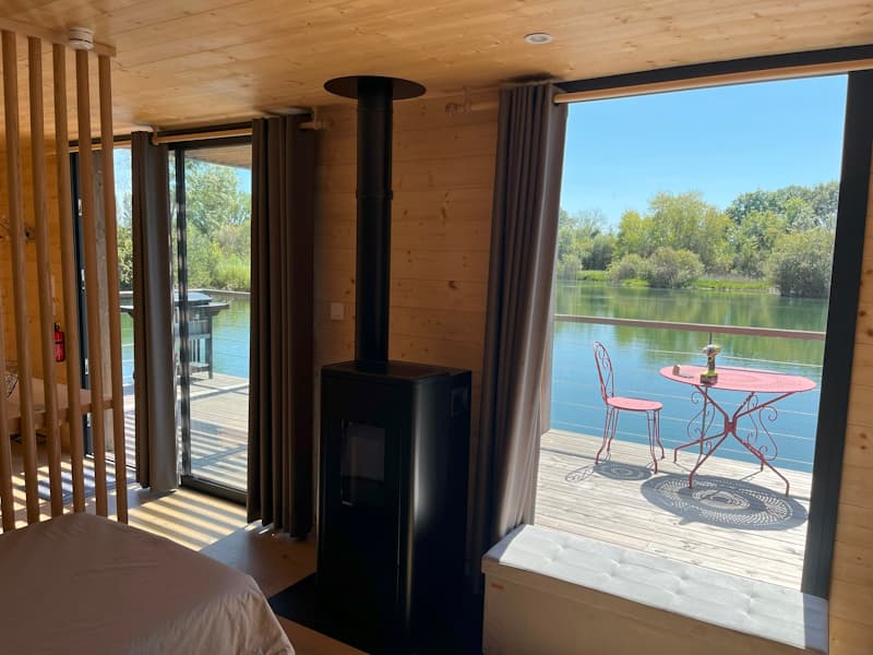 Lodge Libellule Rouge