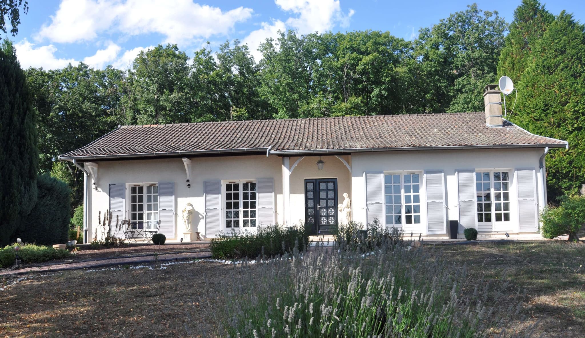 "Bruyère et Charmes de Bourgogne" Vue de la location de vacances