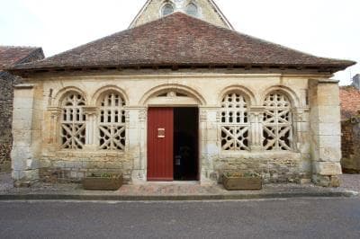 EGLISE SAINT-PIERRE