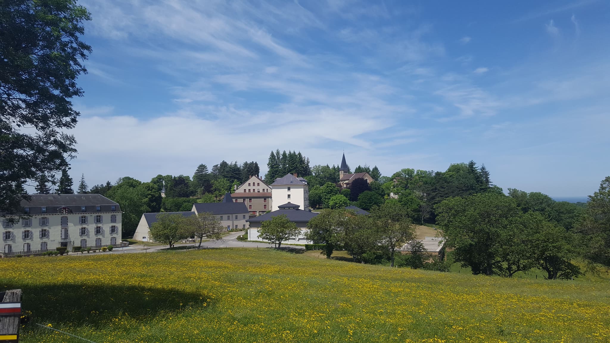2. les Maison de Châtel