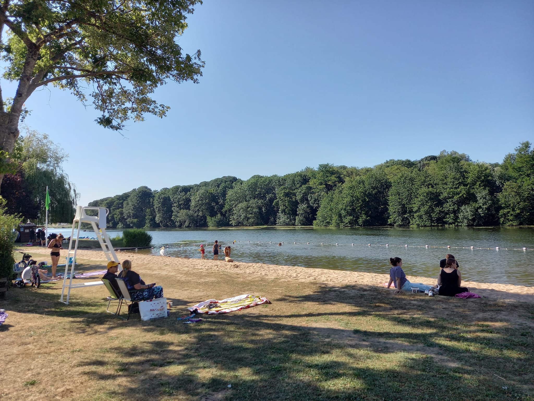 Baignade à la base de loirsirs du Stade Nautique de Decize