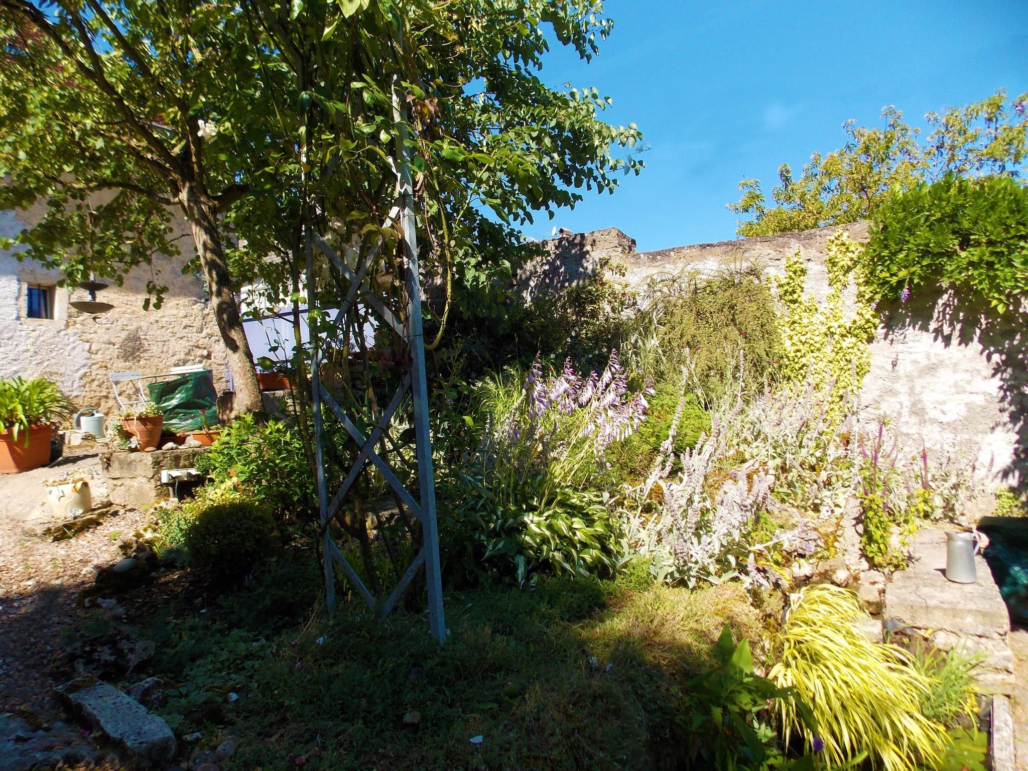 LE JARDIN DU PRESBYTERE_1