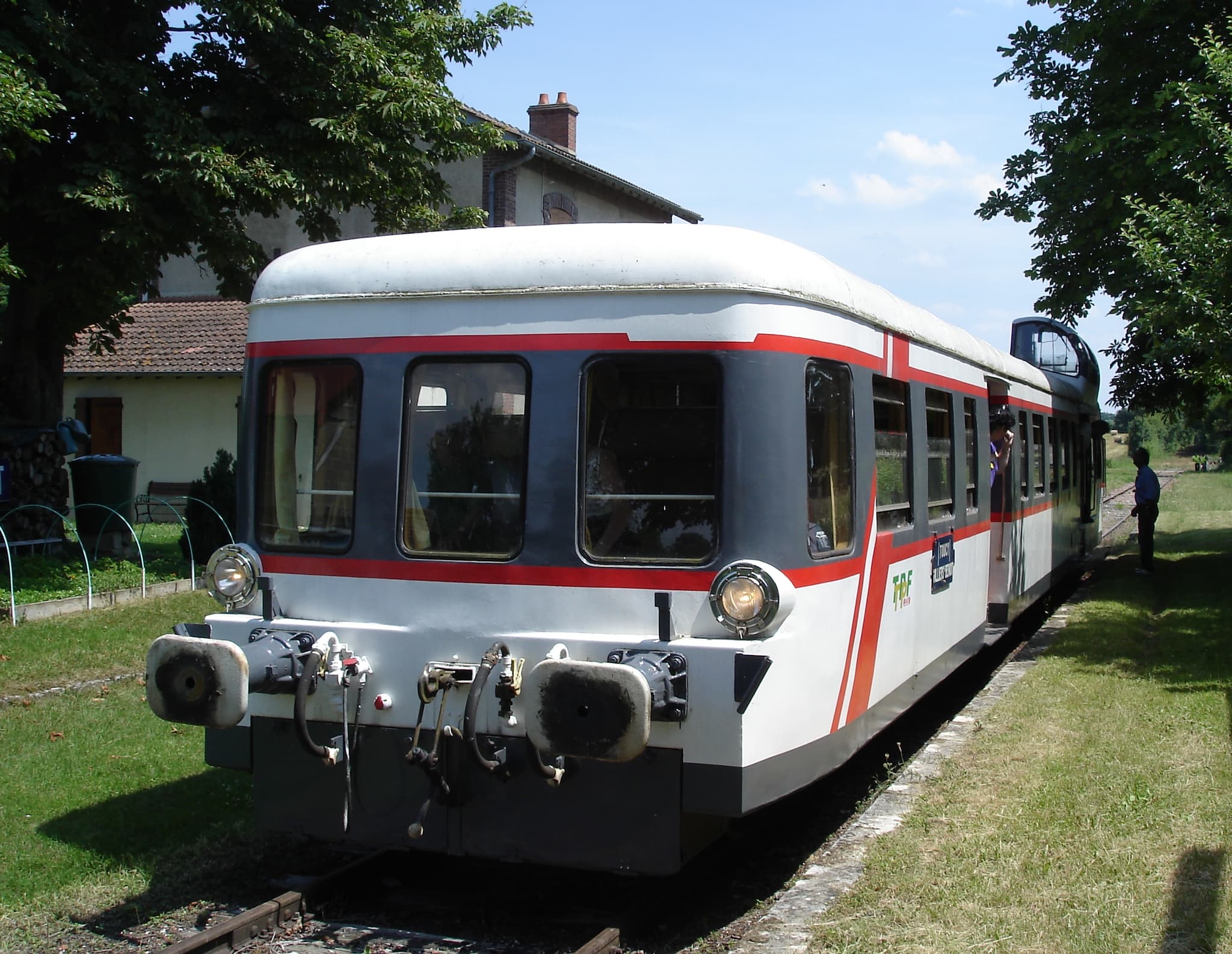 En gare de Villiers-Saint-Benoît