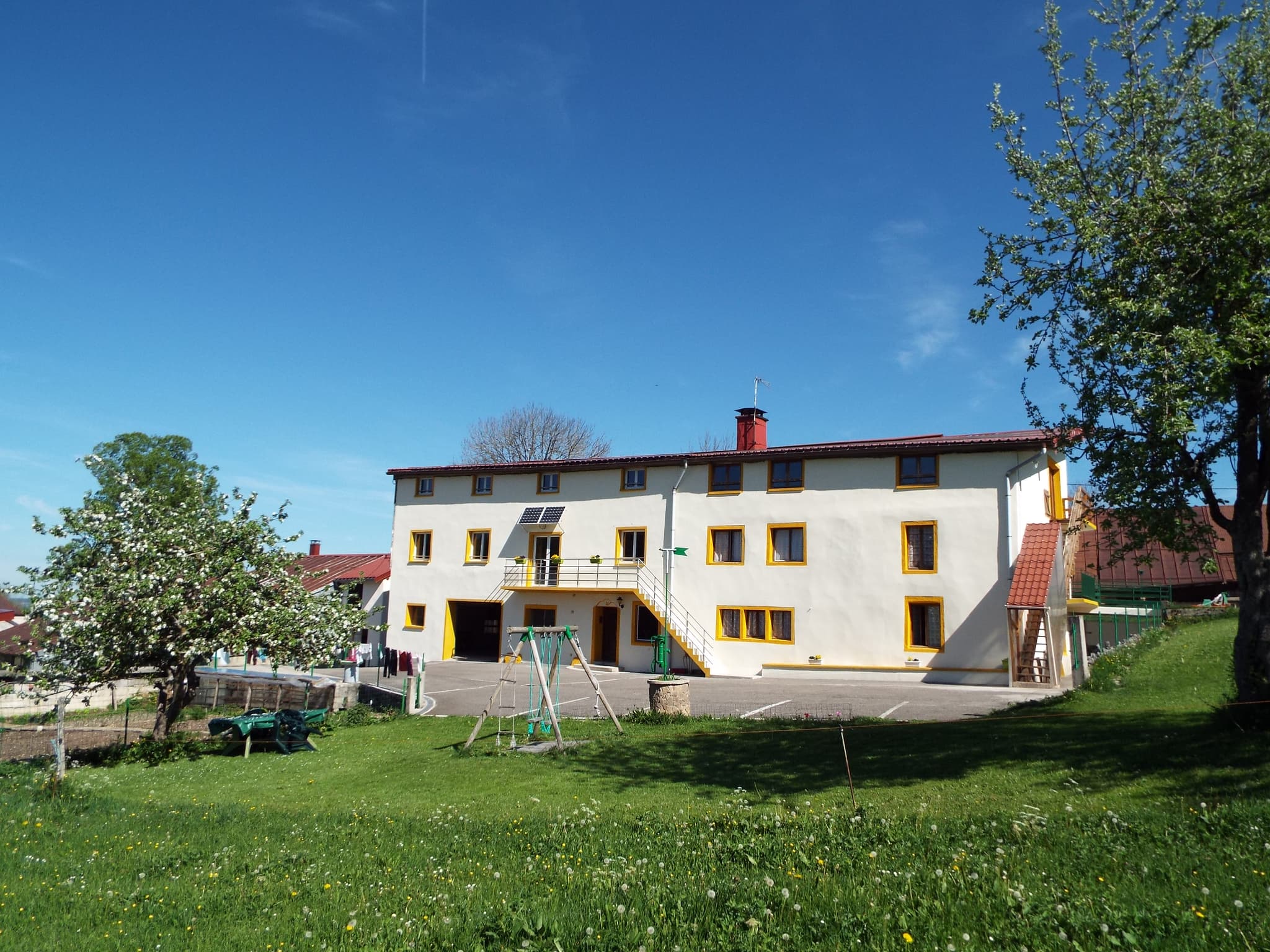 masion côté jardin