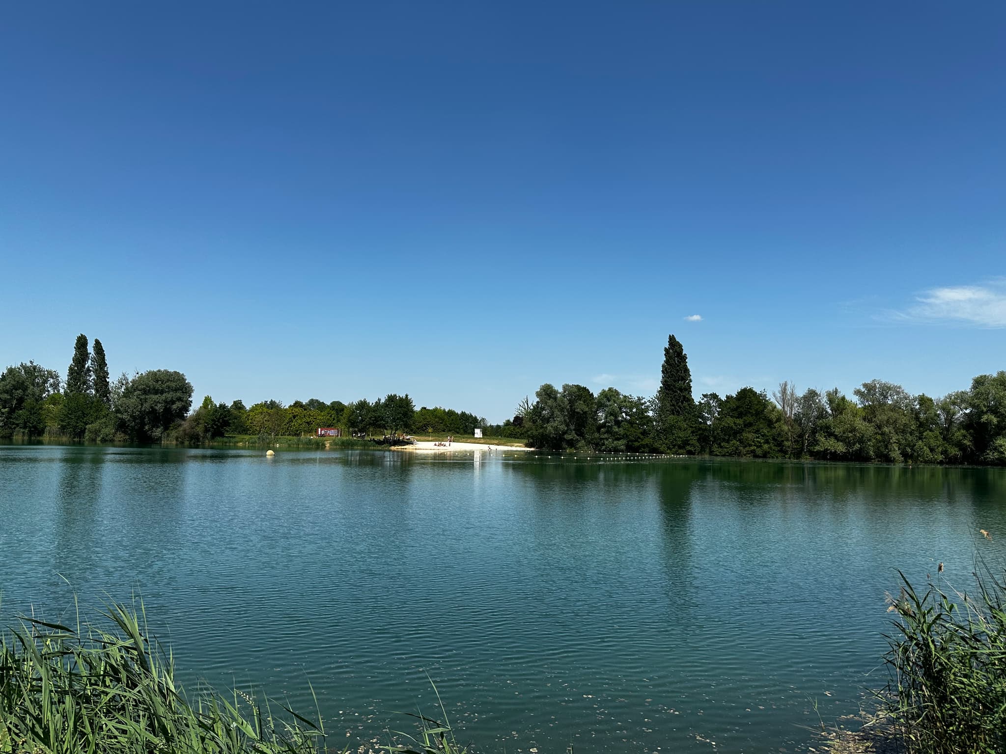 Plage de l'etang de Salcy