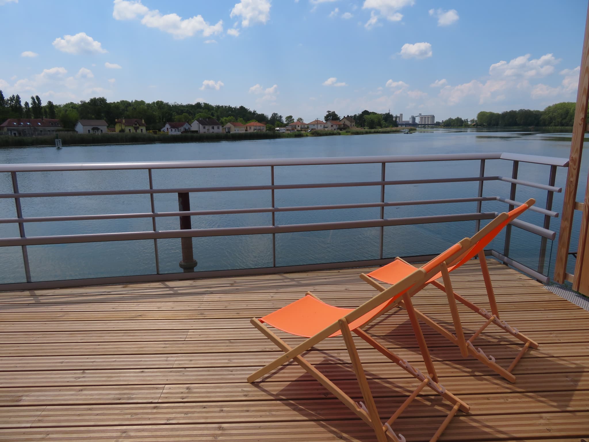 Terrasse sur la Saône