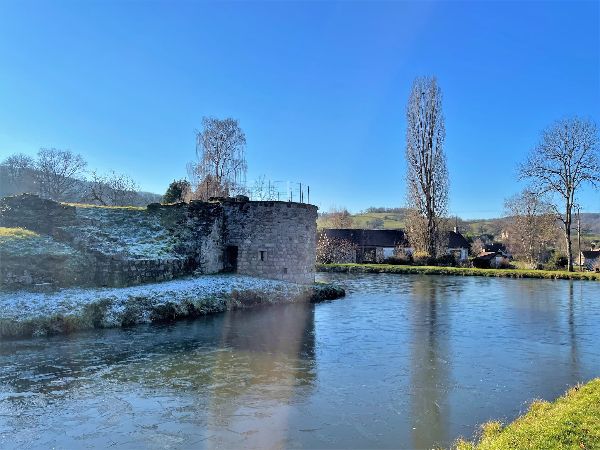 chateau_d-alone_toulonjon