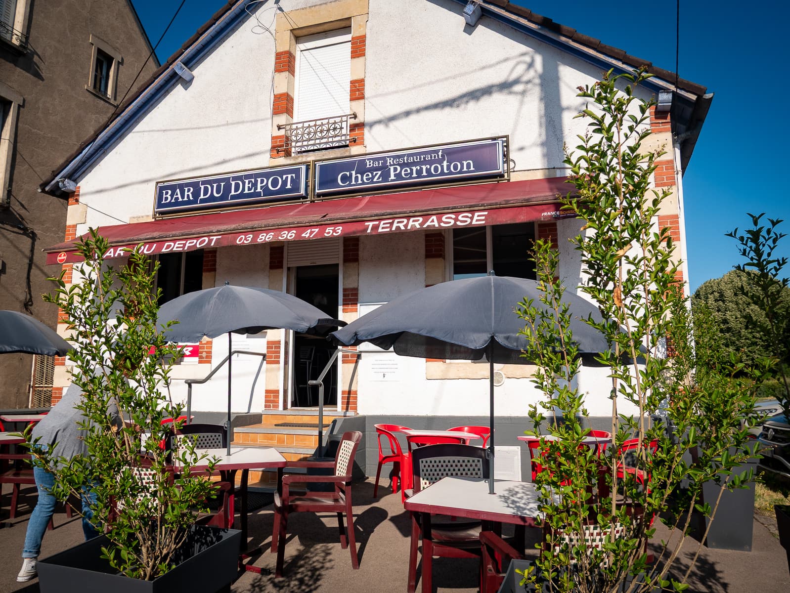 Le Dépot