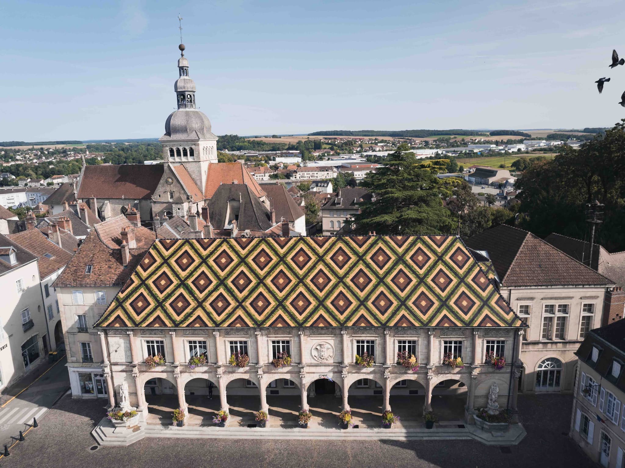 Hôtel de Ville et Basilique
