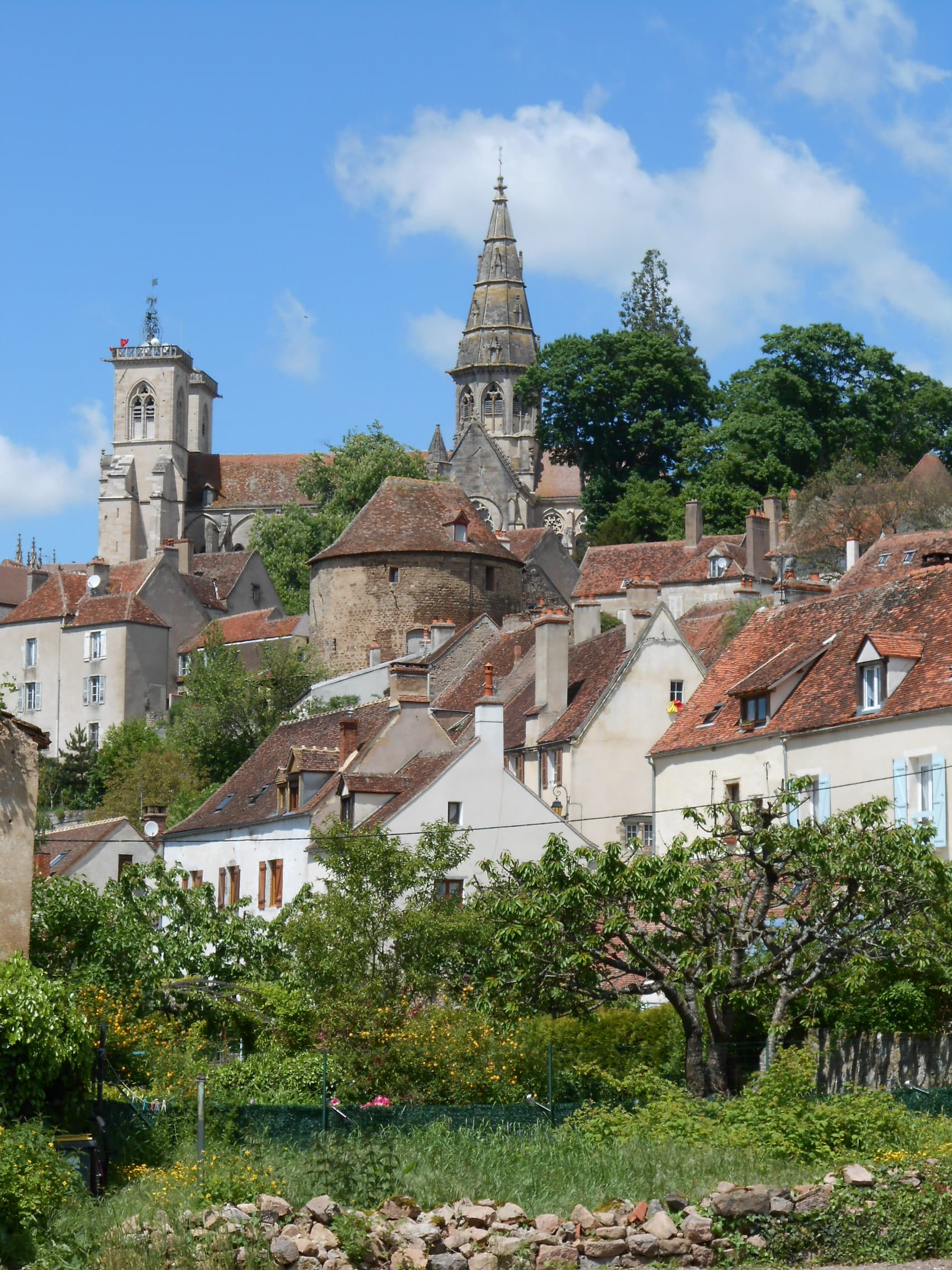 Vue sur la collégiale 3