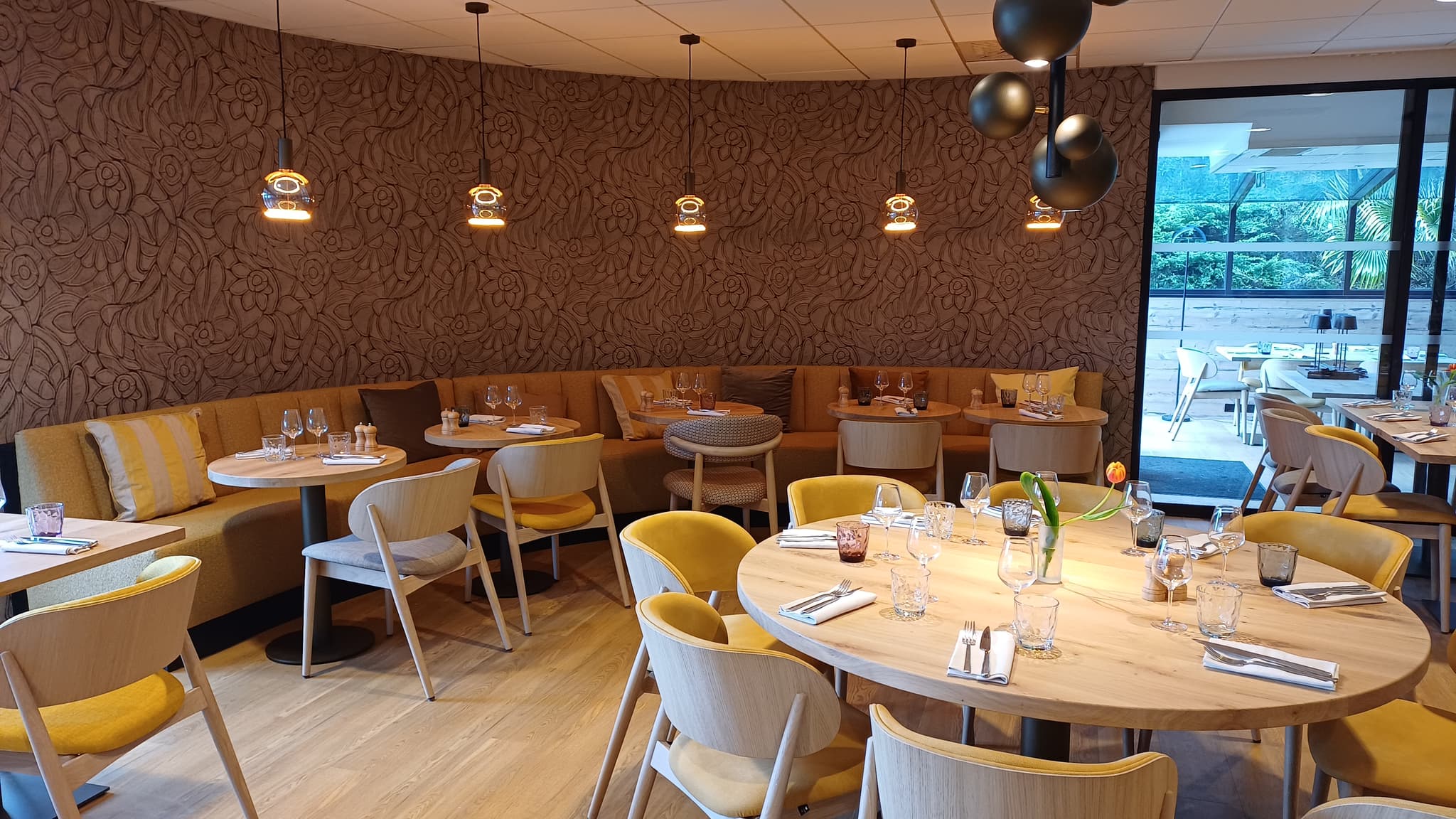 restaurant