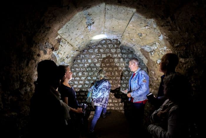 Visite guidée : à la recherche des maçons de Cassinomagus