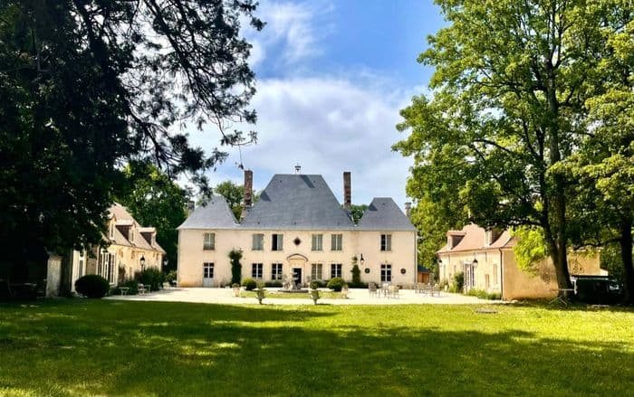 Découverte du parc, de la cour et de la chapelle du Château du Sollier