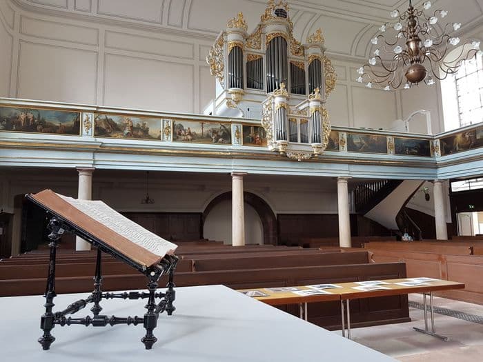 Découverte de l’église, des fondations au clocher