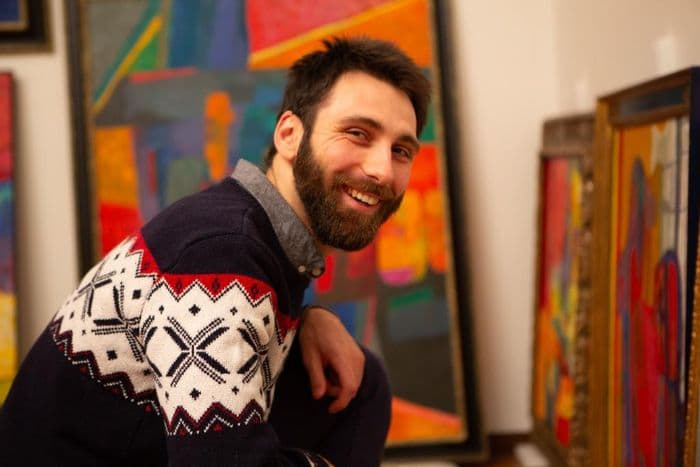 Visite du commissaire de l'exposition du Musée Estève