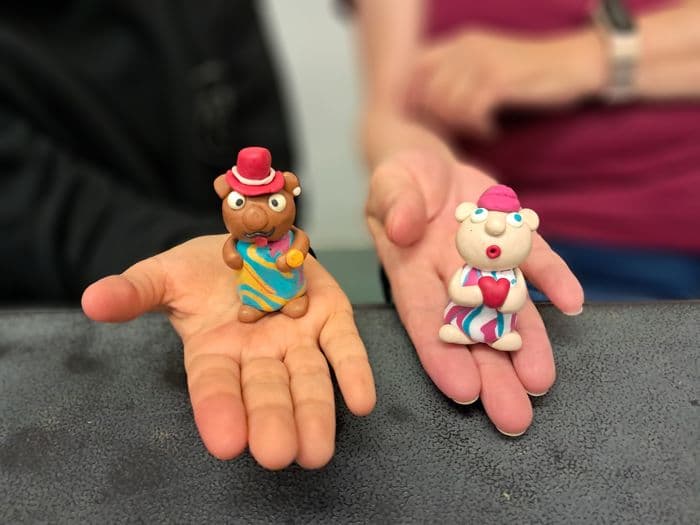 Atelier de pâte à modeler avec Zarno