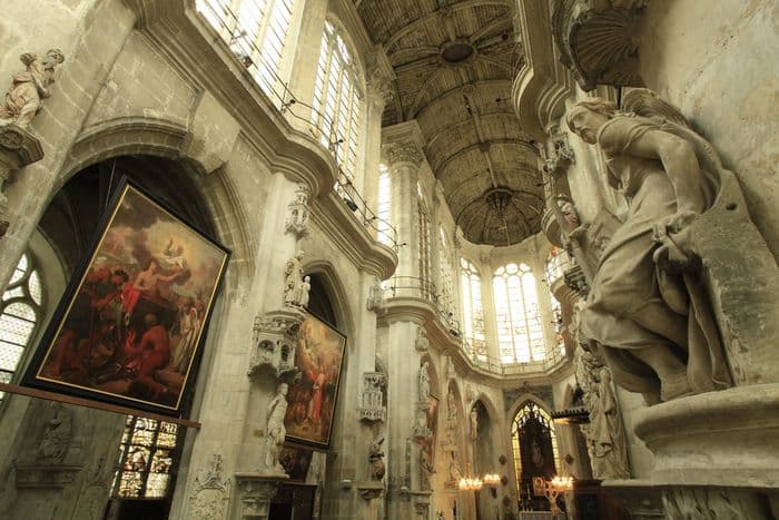 Visitez l'église Saint-Pantaléon