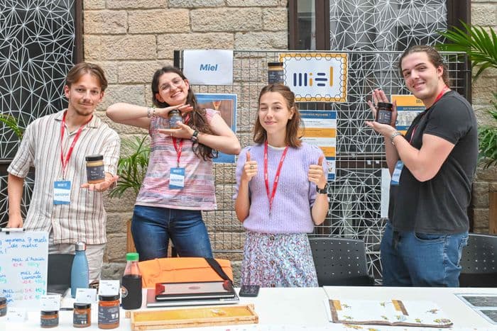 Atelier dégustation avec l'association Miel -