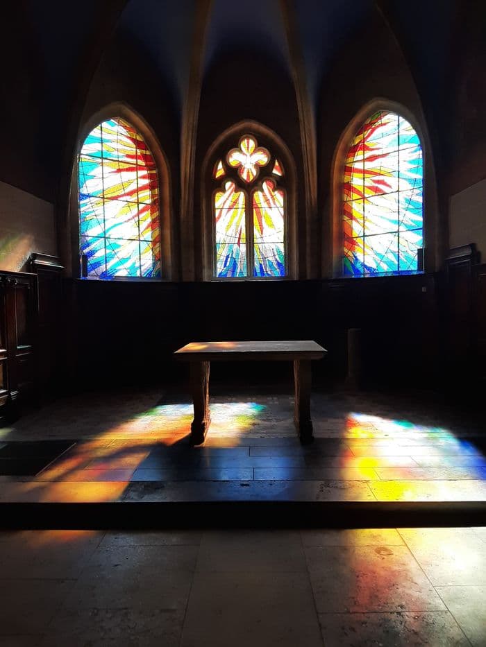 Jeux pour les enfants, église Notre-Dame, Charly