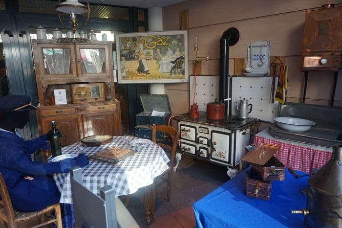 Exposition d'anciens matériels électroménager et d'affiches publicitaires