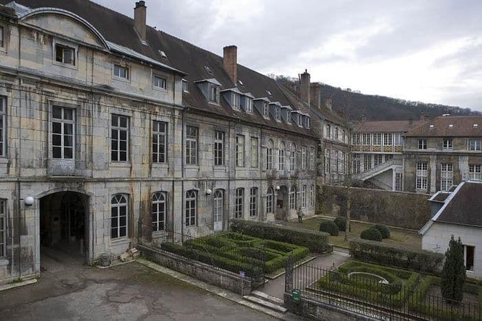 L’hôtel de Courbouzon-Villefrancon, de la cave au grenier !