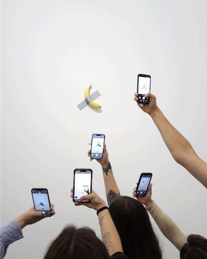 Visite libre de l'exposition "Dimanche sans fin. Maurizio Cattelan et la collection du Centre Pompidou"