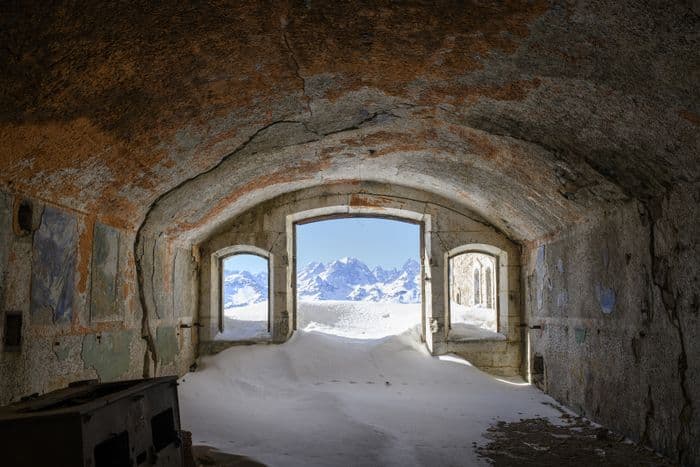 Forts des confins et forts des collines
