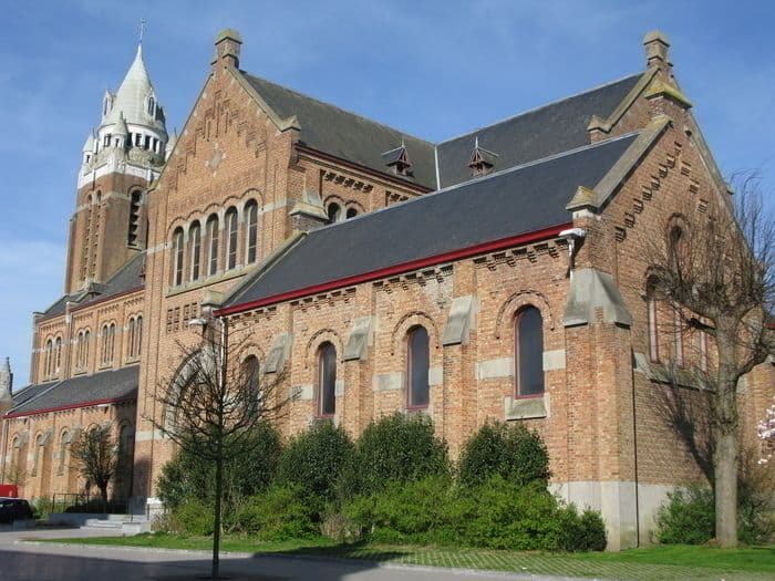 Visite flash de l’église St. Vaast : sacristie, objets liturgiques, histoire du culte à Notre-Dame du Fief