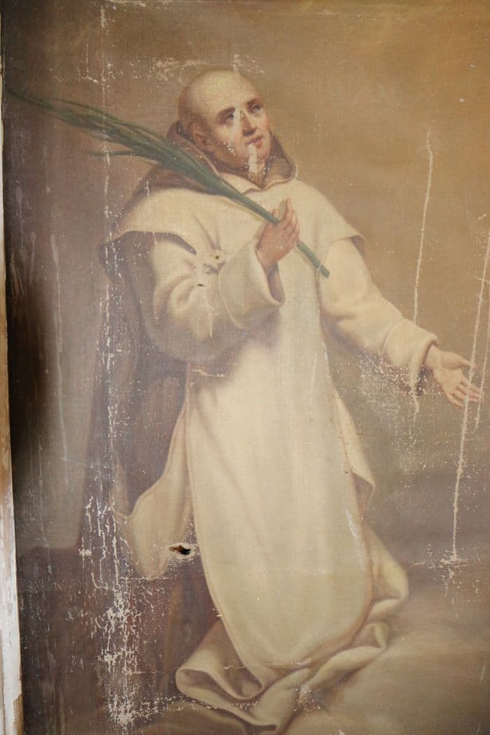A la Chartreuse du Reposoir, présentation d'une huile sur toile à sauvegarder, reflet de l'identité culturelle et historique de la population locale.