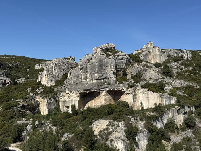 Balade commentée à la découverte des carrières de pierre de Calissanne