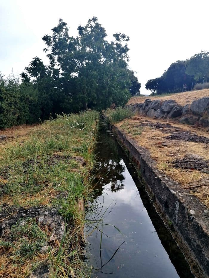 Ampus, au fil du canal...