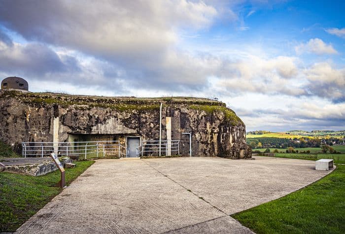 Visite guidée d'une fortification de la Seconde Guerre mondiale