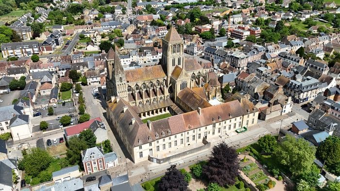 Visite guidée : les métamorphoses d'une abbaye du Moyen Âge à nos jours