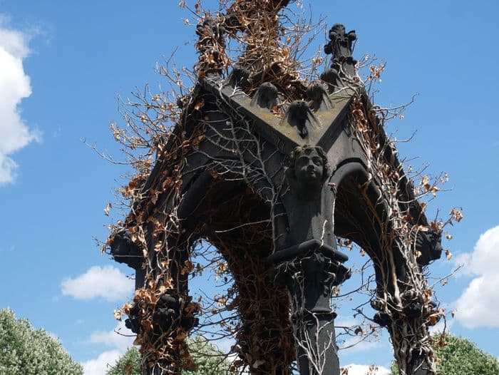 Le cimetière et la chapelle des Carmes