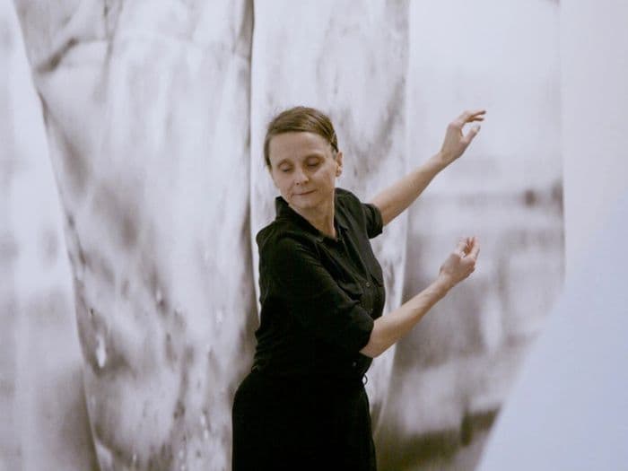 Visite dansée de l'exposition "Dimanche sans fin"
