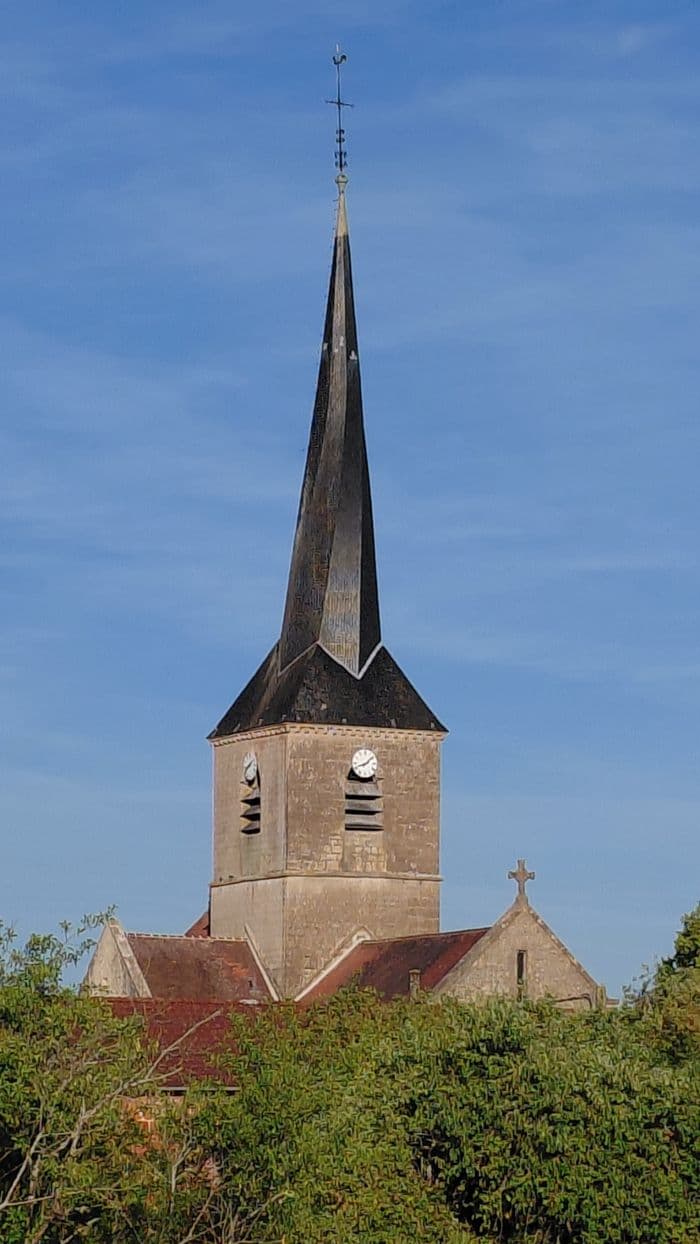 Visite commentée de l'église du 13ème siècle, son clocher tors, vitrail du 16ème avec son jugement dernier