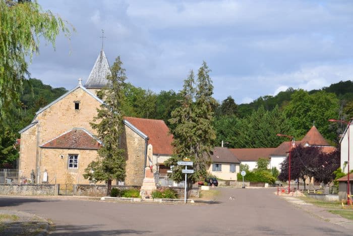 Visite guidée du village de Saint-Michel rattaché à Villegusien-le-Lac