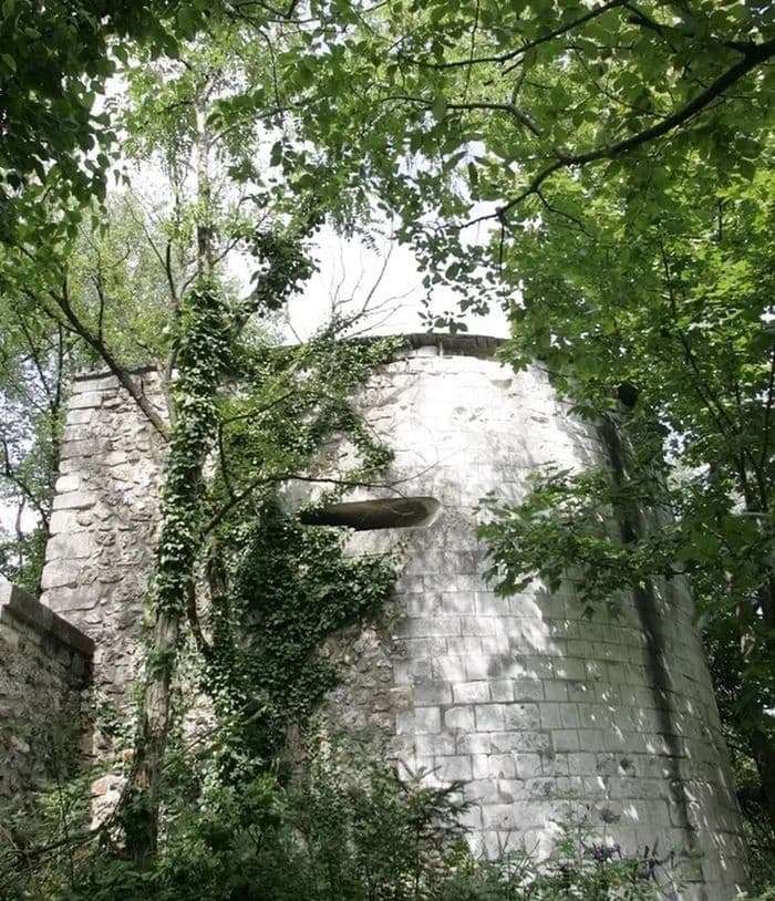 Visite libre ou guidée des anciens remparts