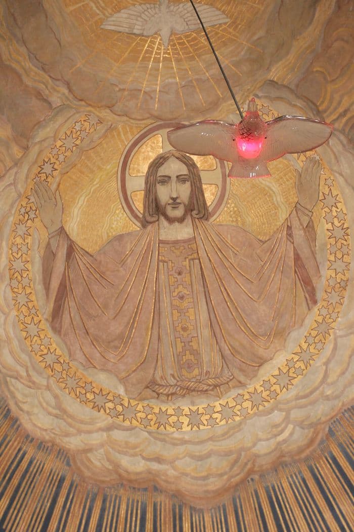 Visite libre d'une église du début du XXe siècle