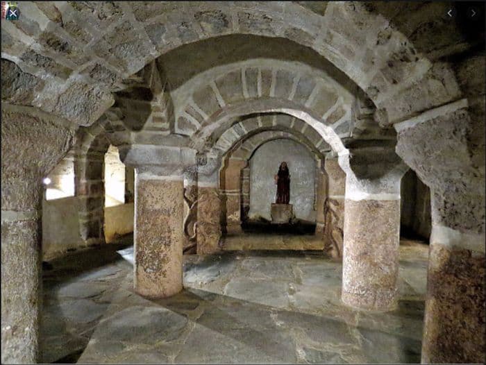 Découvrez la Crypte dans l'église Saint-Mélar