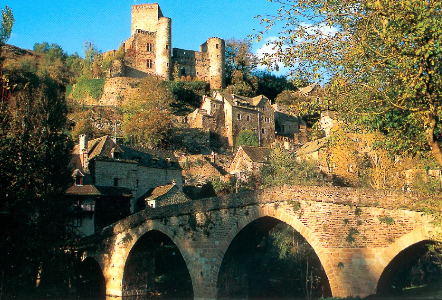 Restaurant gastronomique du Vieux-Pont à Belcastel