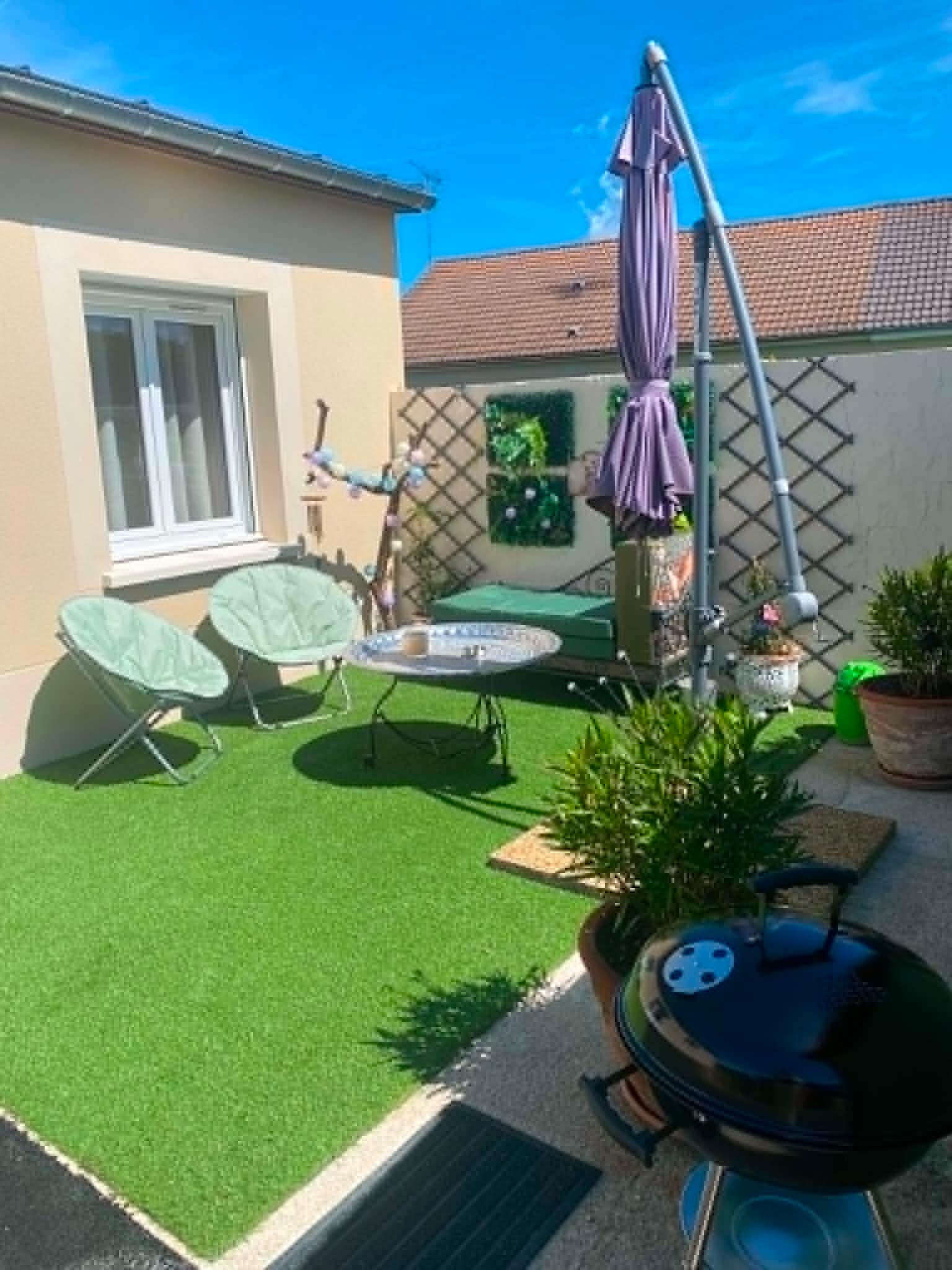 TERRASSE AVEC BARBECUE.jpg