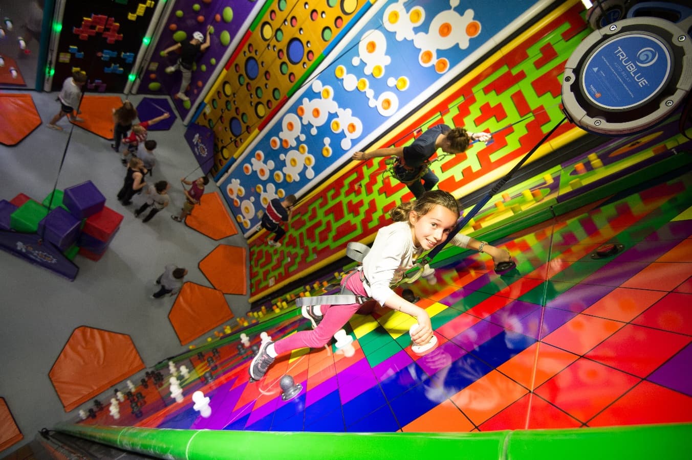 climb-up-caen-fun-climbing