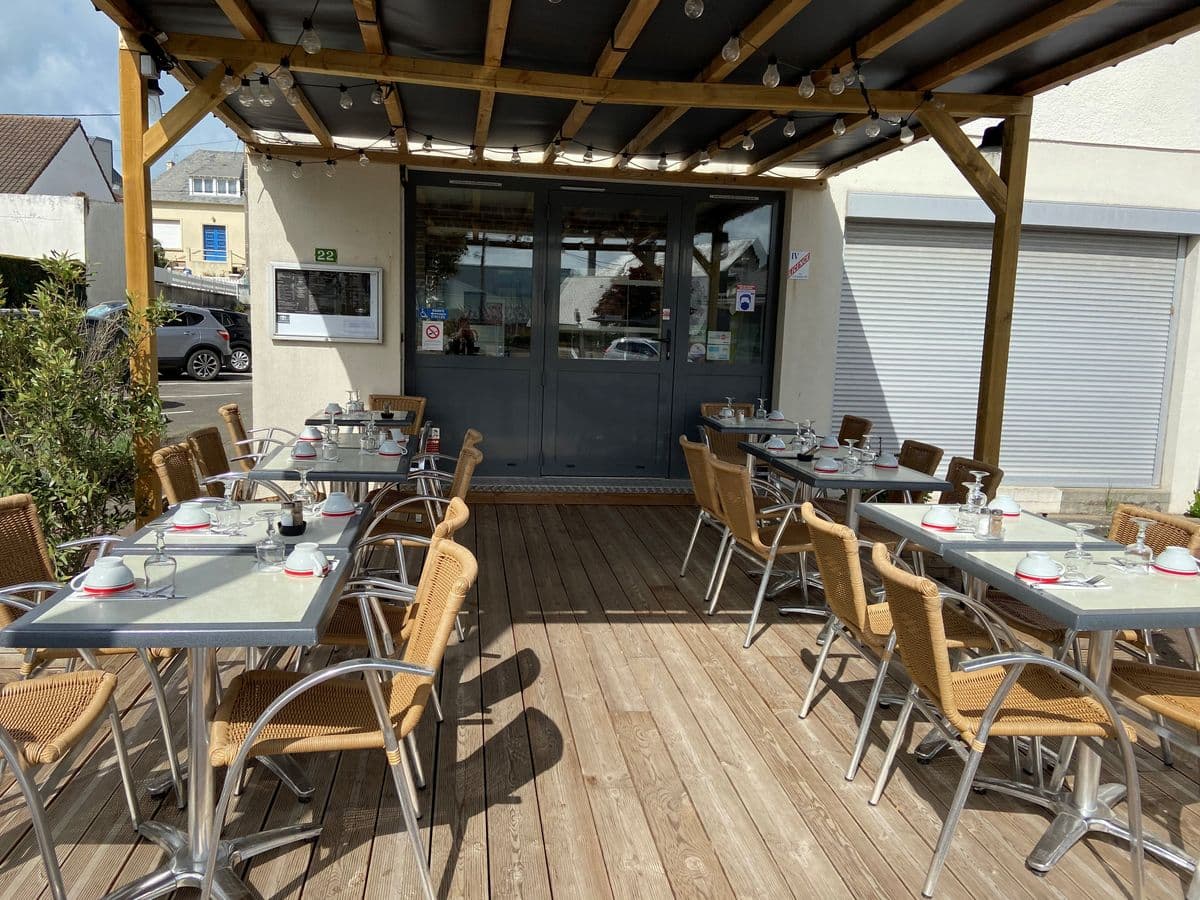 1-jullouville-creperie-cote-rue