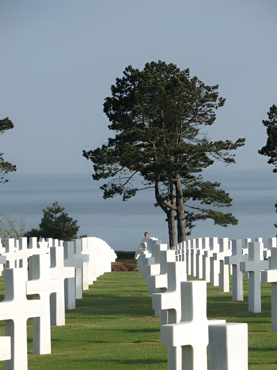 CIMETIERE AMERICAIN A 15 MIN