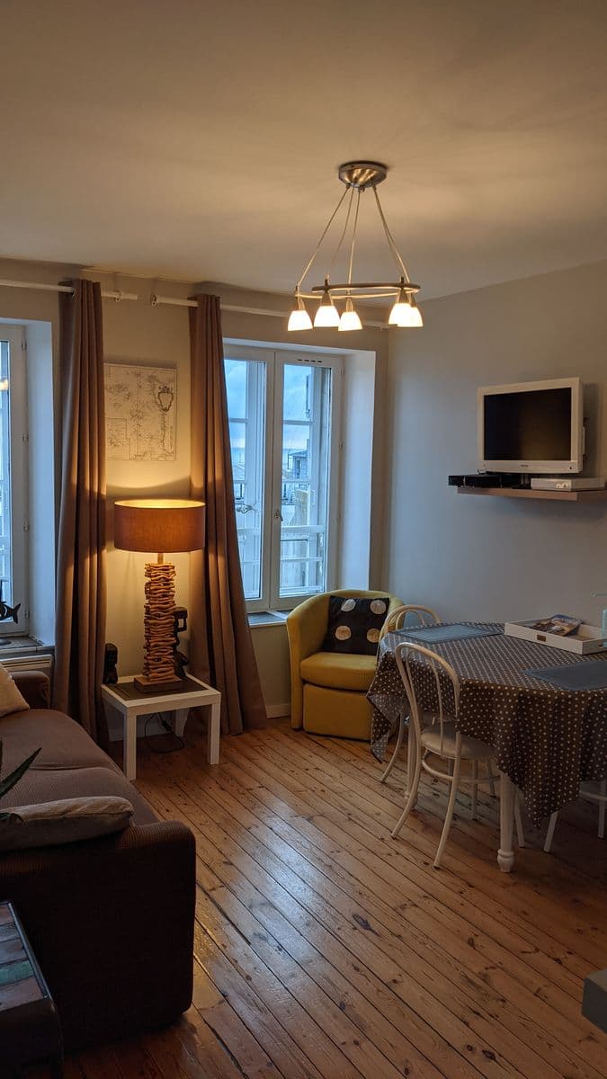 2-meuble-le-petit-logis-granville